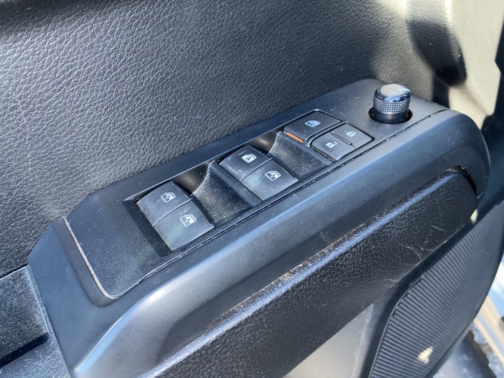 Used 2019 Toyota Tacoma SR image 12
