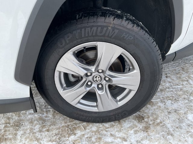 Used 2023 Toyota RAV4 XLE image 38