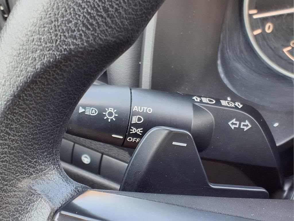 Used 2024 Nissan Rogue SV FWD image 19