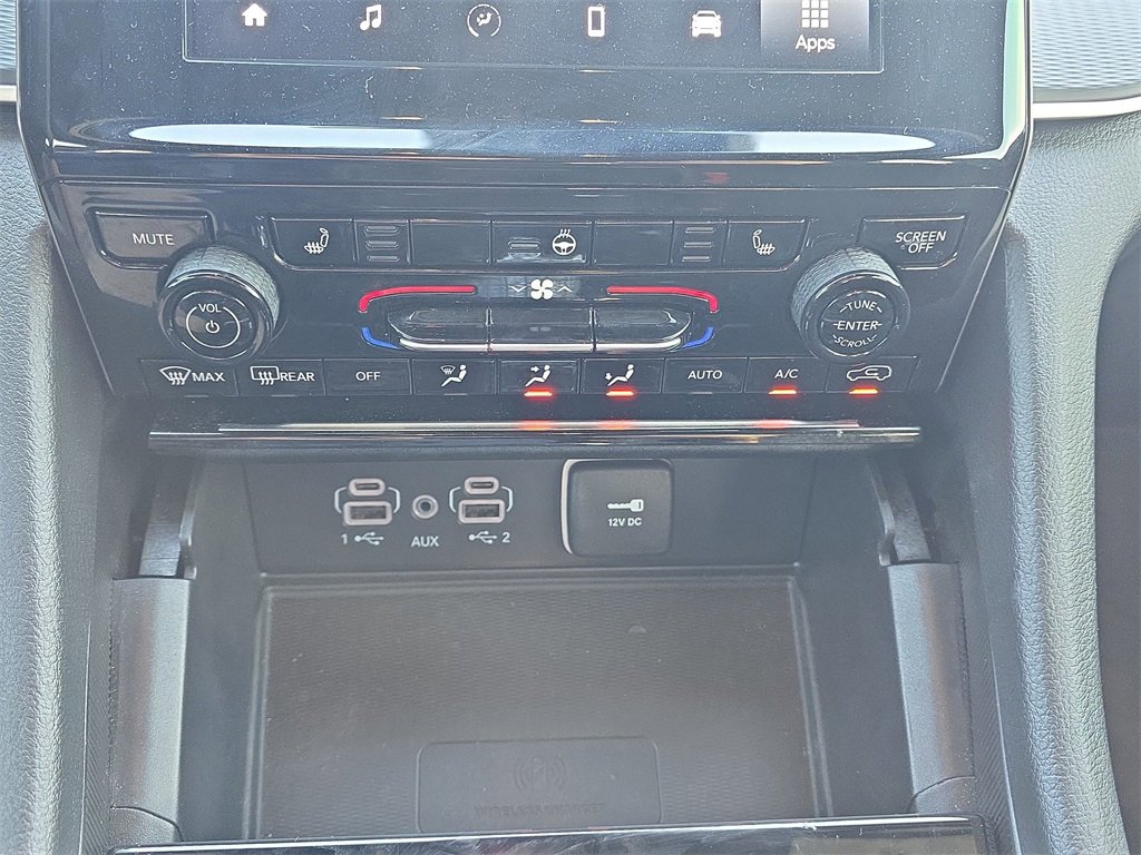 Used 2025 Jeep Grand Cherokee Laredo w/ Luxury Tech Group I image 24