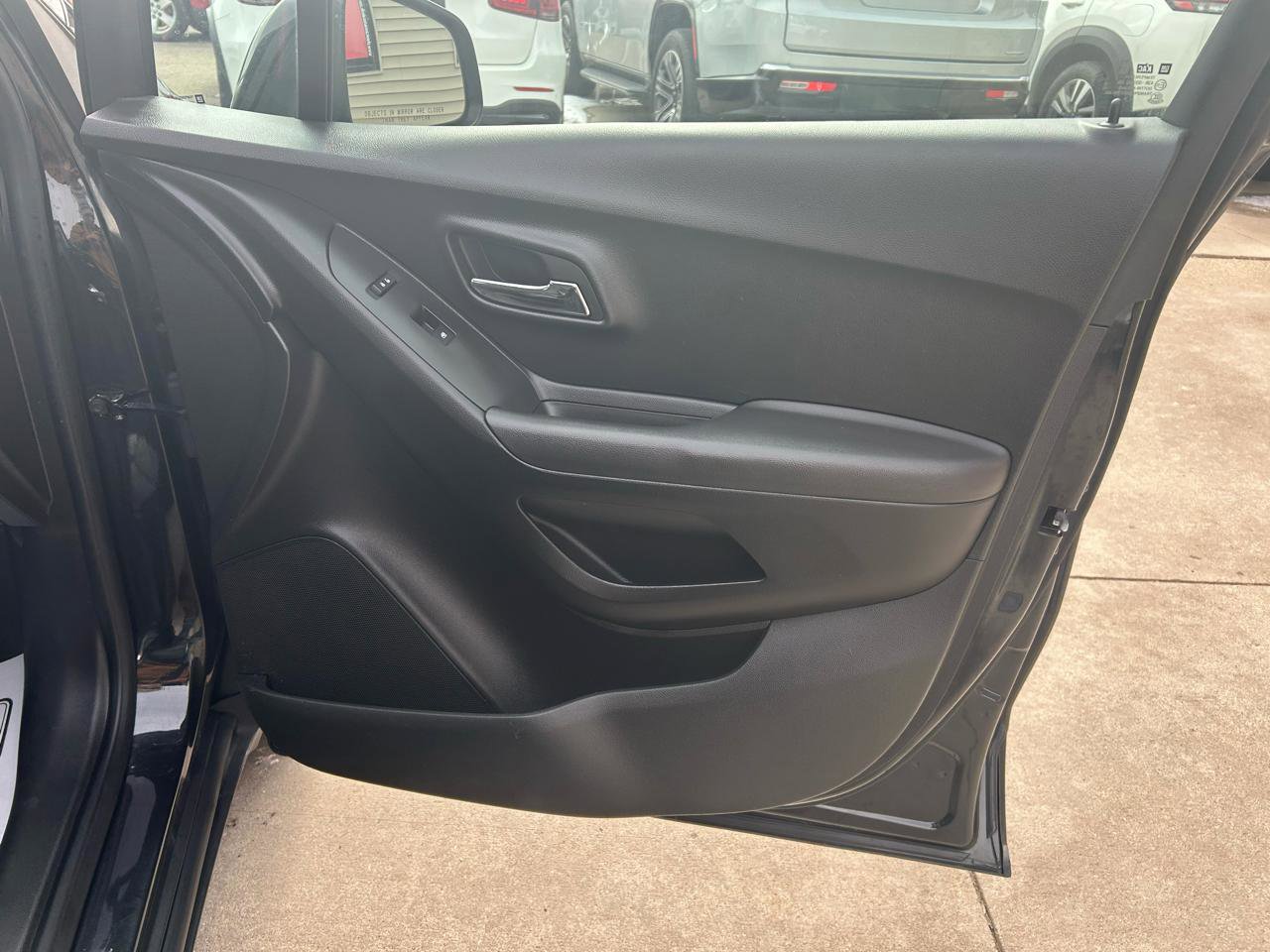 Used 2015 Chevrolet Trax LS FWD image 16