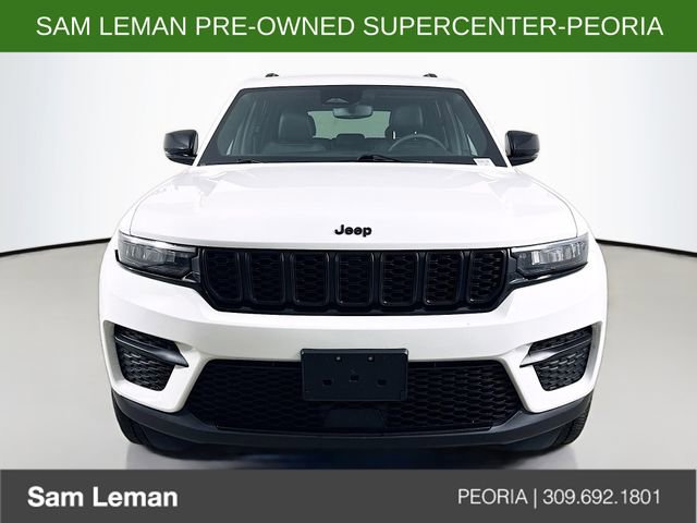 Used 2023 Jeep Grand Cherokee Altitude image 2