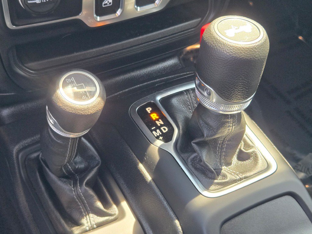 Used 2025 Jeep Wrangler Sport AWD/4WD image 23