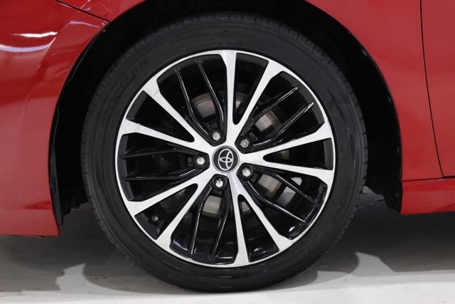 Used 2019 Toyota Camry SE FWD image 11