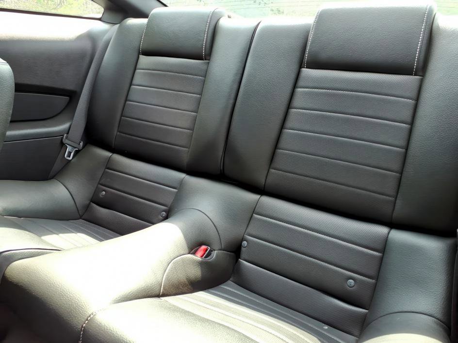 Used 2010 Ford Mustang GT image 18