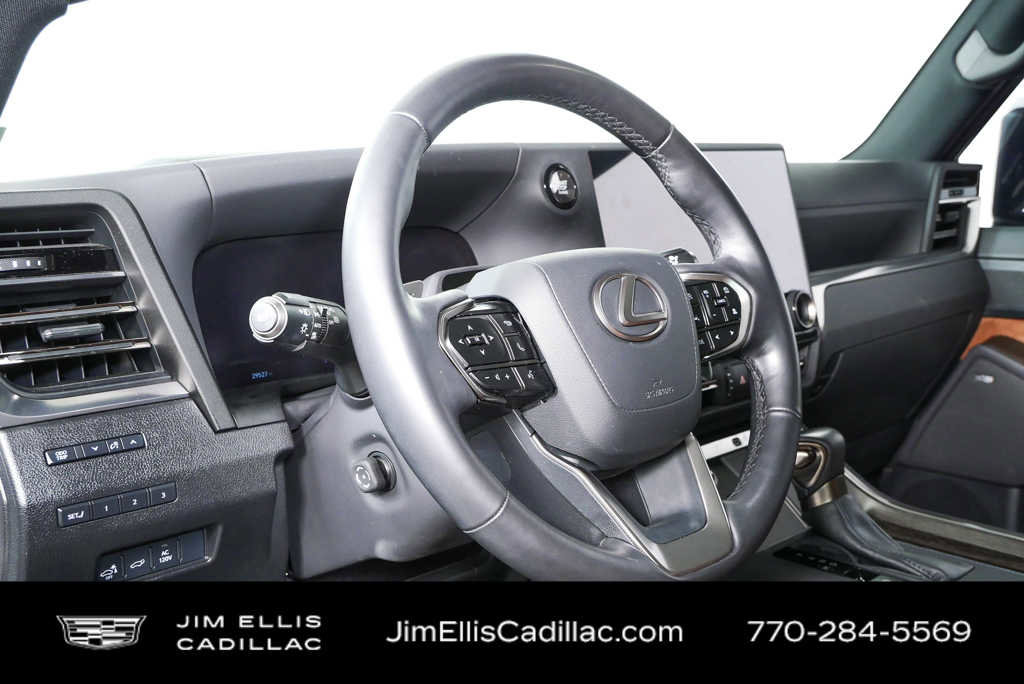 Used 2024 Lexus GX 550 w/ Accessory Package (2T) AWD/4WD image 4