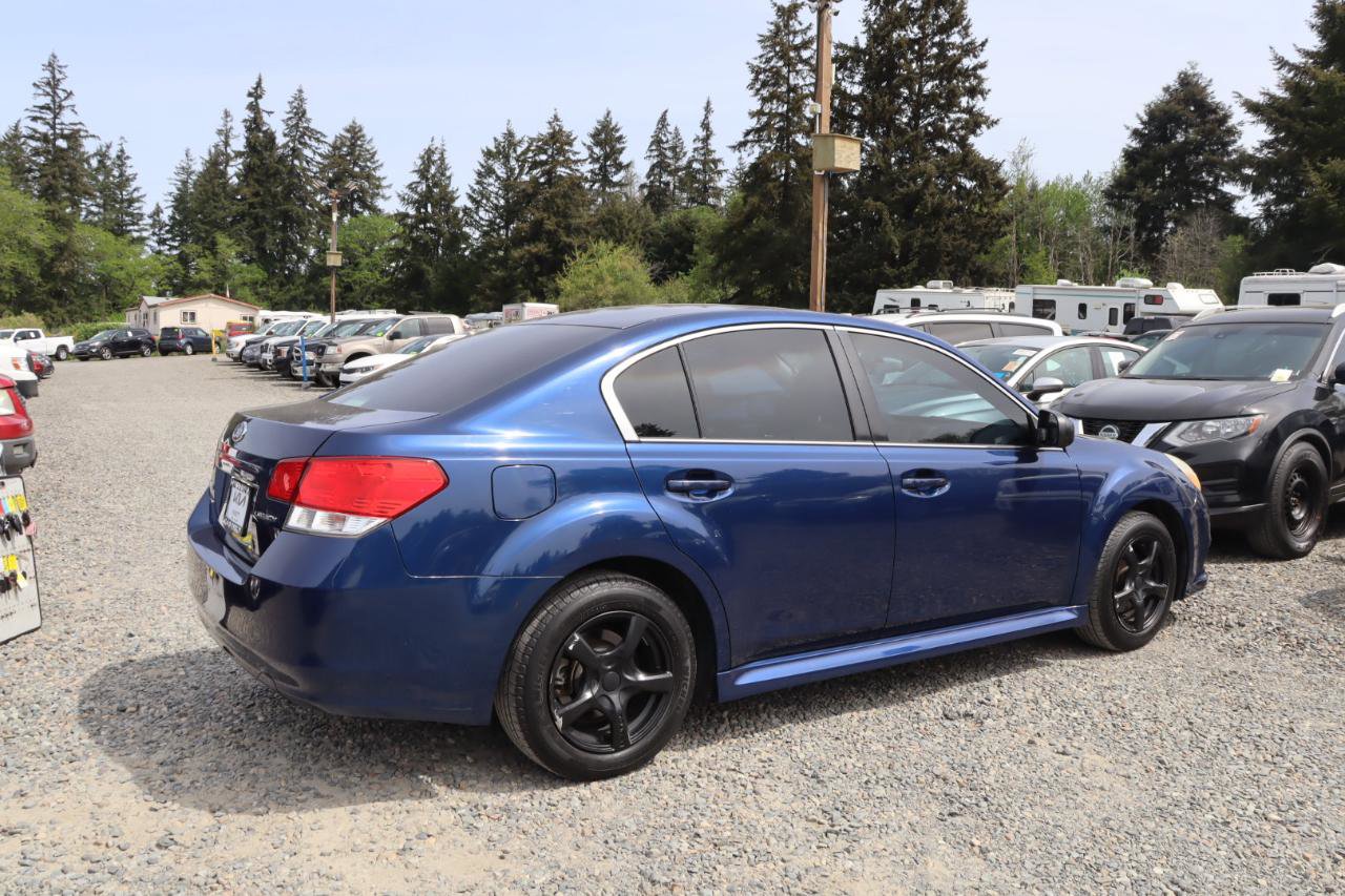Used 2011 Subaru Legacy 2.5i AWD/4WD image 4