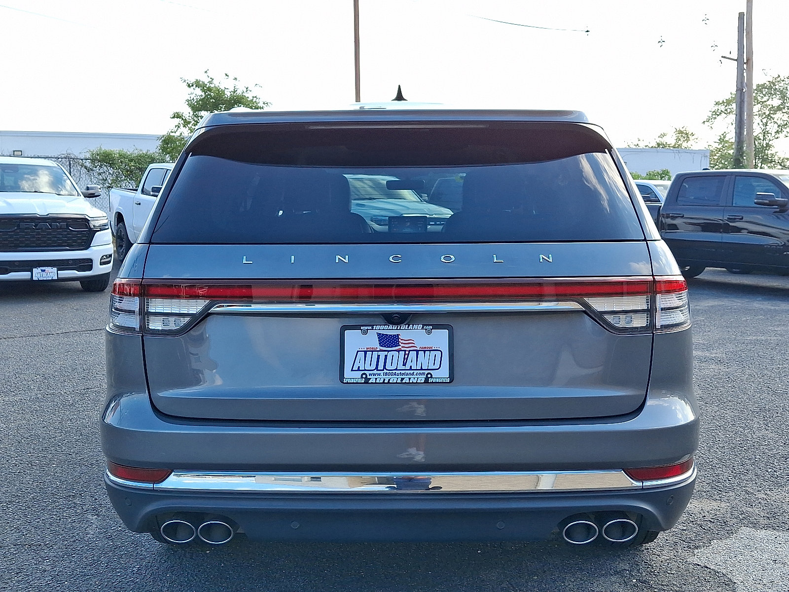 Used 2023 Lincoln Aviator Standard w/ Premium Package image 6