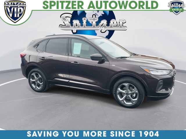 Used 2023 Ford Escape ST-Line w/ Tech Pack #1 AWD/4WD image 2