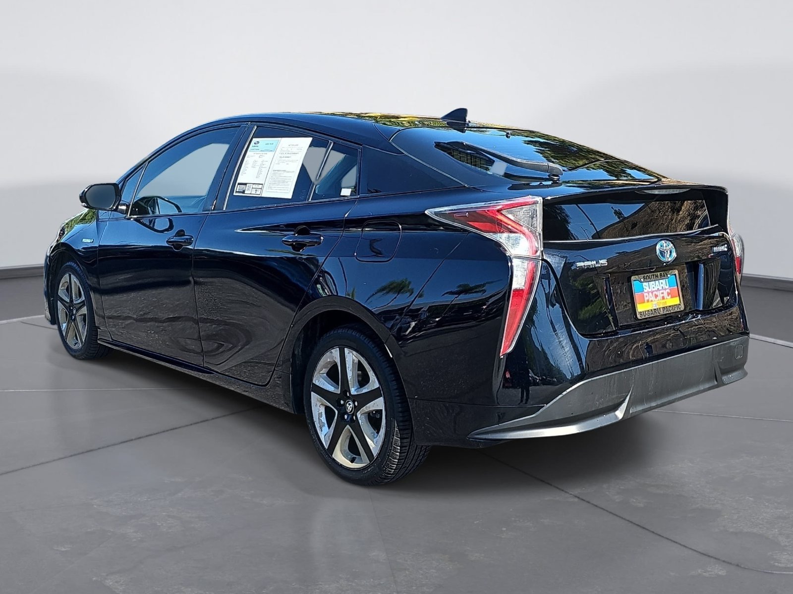 Used 2017 Toyota Prius Three Touring w/ Carpet Mat Package FWD image 5