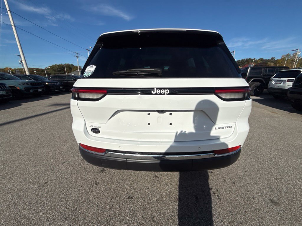 Certified 2025 Jeep Grand Cherokee Limited AWD/4WD image 4