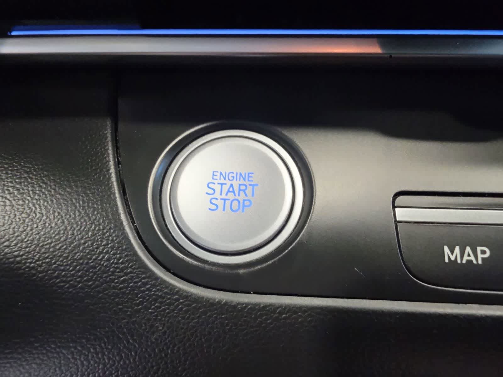 Used 2024 Hyundai Elantra SEL FWD image 25