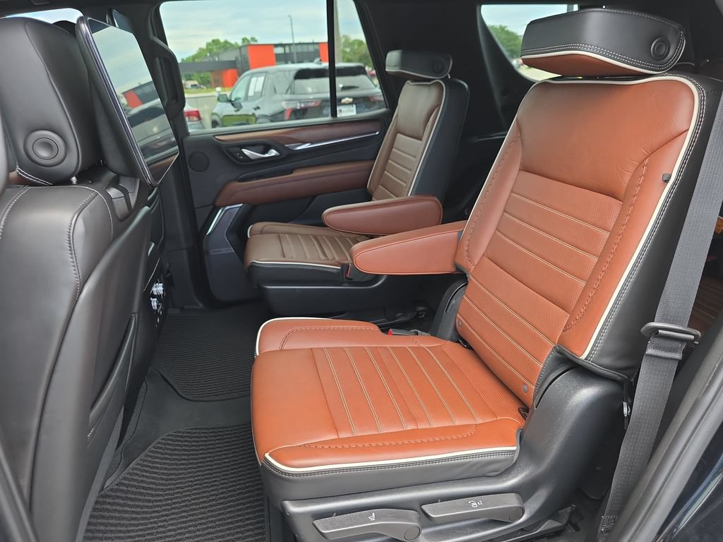Used 2023 GMC Yukon Denali Ultimate AWD/4WD image 31