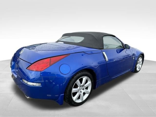 Used 2005 Nissan 350Z Enthusiast w/ (S02) Side Air Bags Pkg image 5
