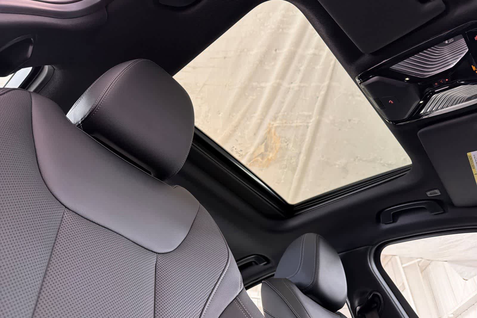 Certified 2024 BMW 330i Sedan w/ Convenience Package image 16
