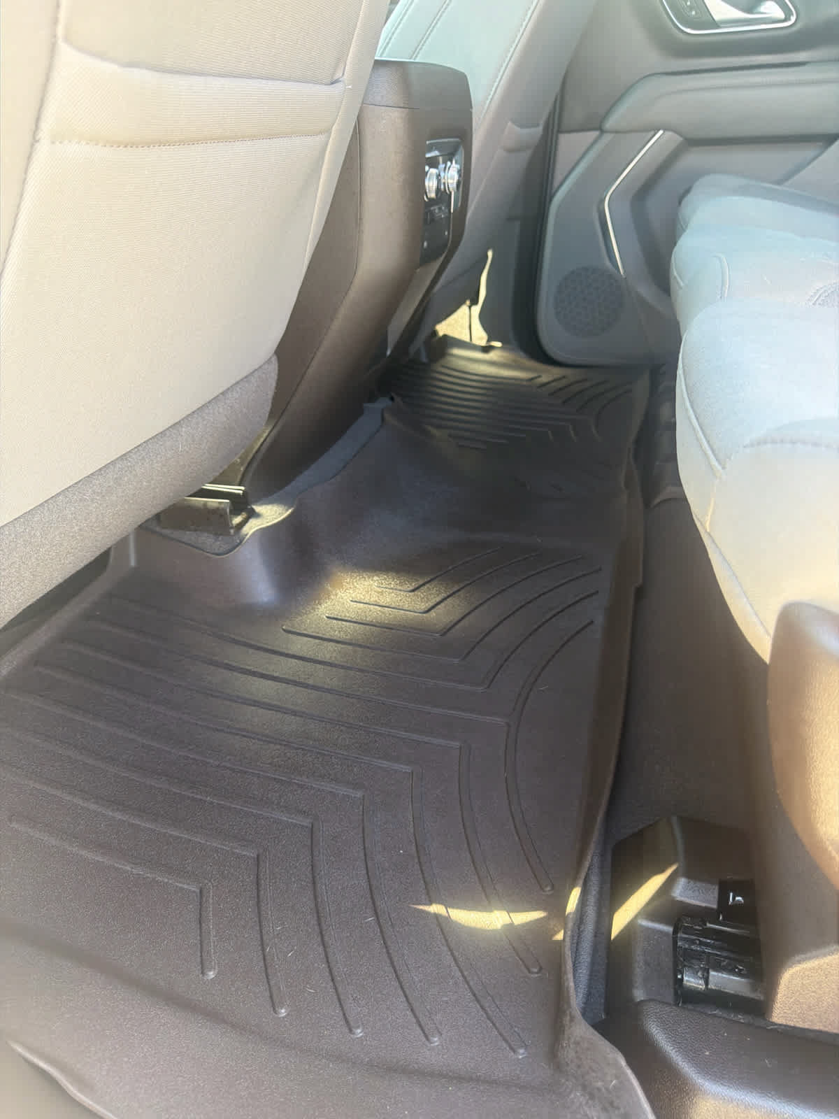 Used 2022 GMC Yukon SLE AWD/4WD image 14