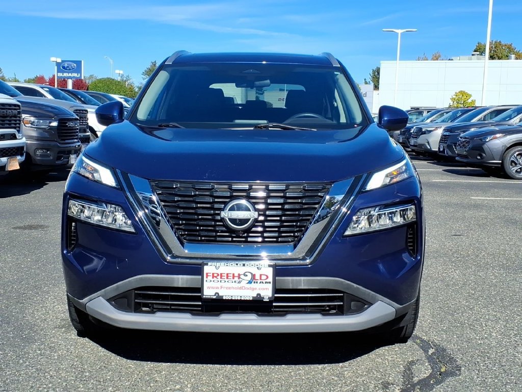 Used 2023 Nissan Rogue SV w/ SV Premium B Package AWD/4WD image 2