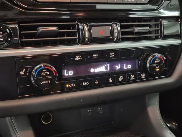 Used 2025 Nissan Pathfinder SV w/ SV Premium Package image 31