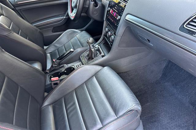 Used 2018 Volkswagen GTI SE w/ SE Leather Package FWD image 17