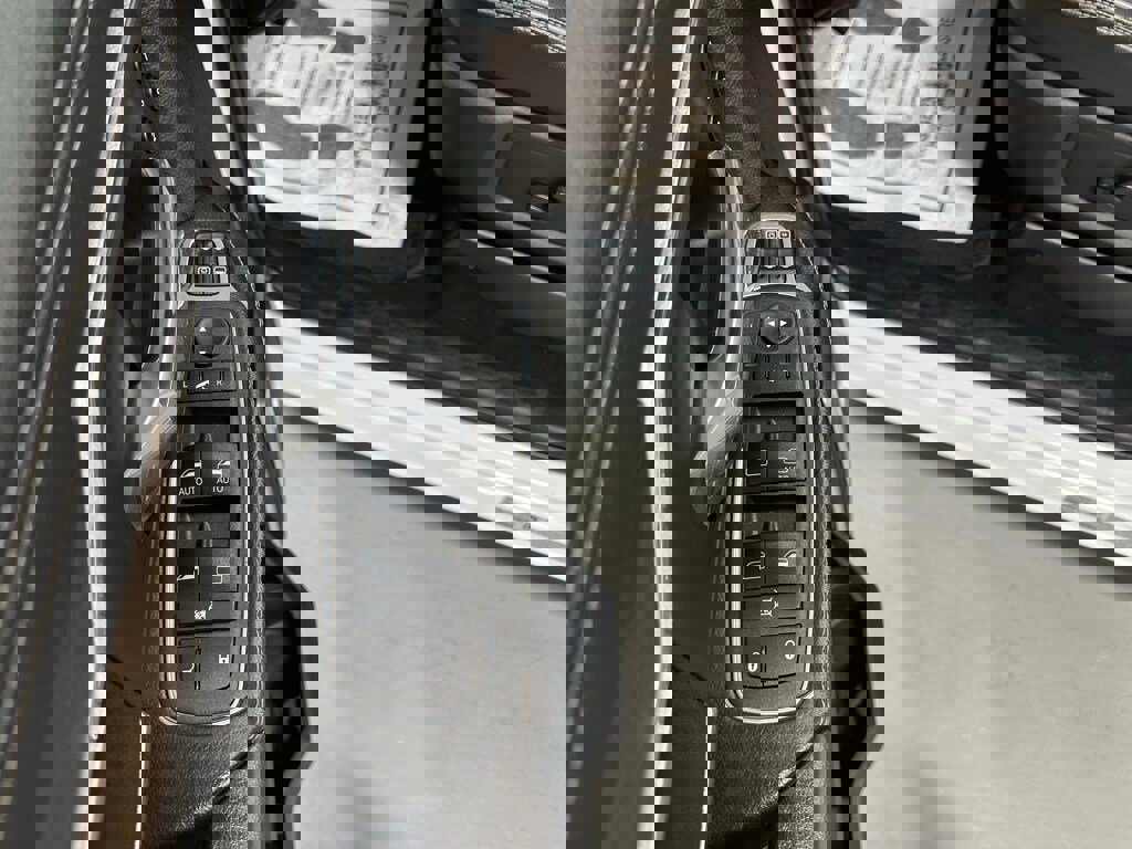 Used 2024 RAM 3500 Laramie image 9