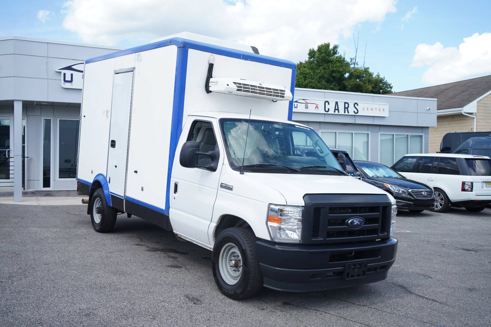 Used 2023 Ford E-350 and Econoline 350 Super Duty w/ Power Windows & Locks Group RWD image 3
