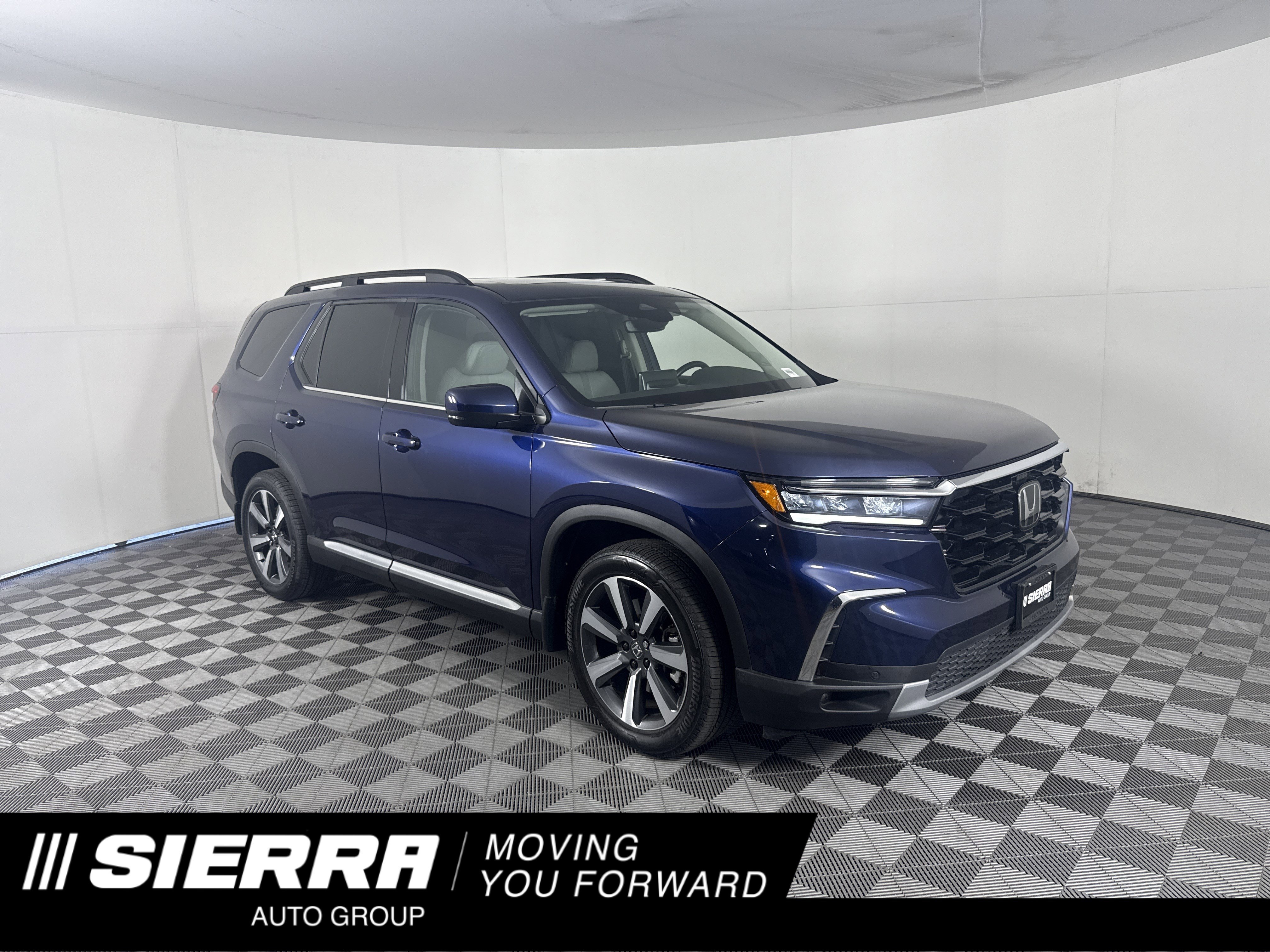 Certified 2023 Honda Pilot Touring image 1
