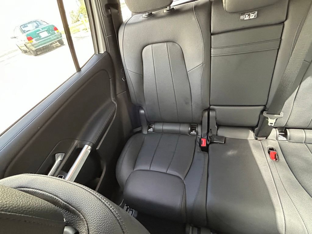Used 2022 Mercedes-Benz GLB 250 w/ Premium Package Lite image 12