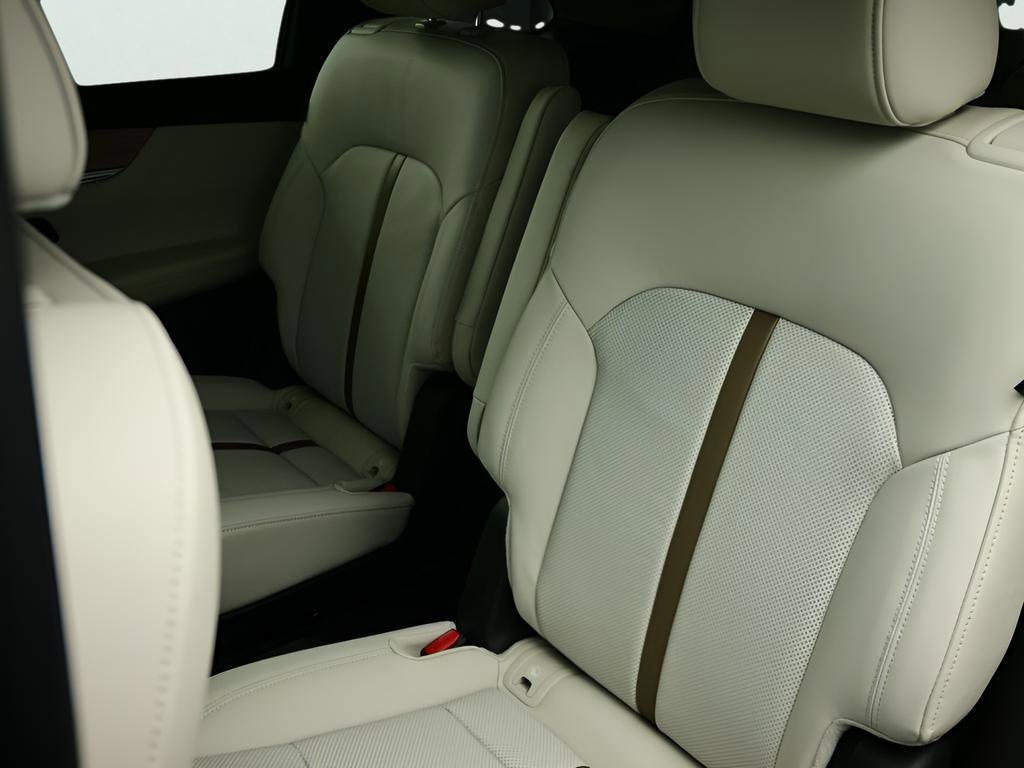 New 2025 MAZDA CX-90 Plug-In Hybrid w/ Premium Plus image 9