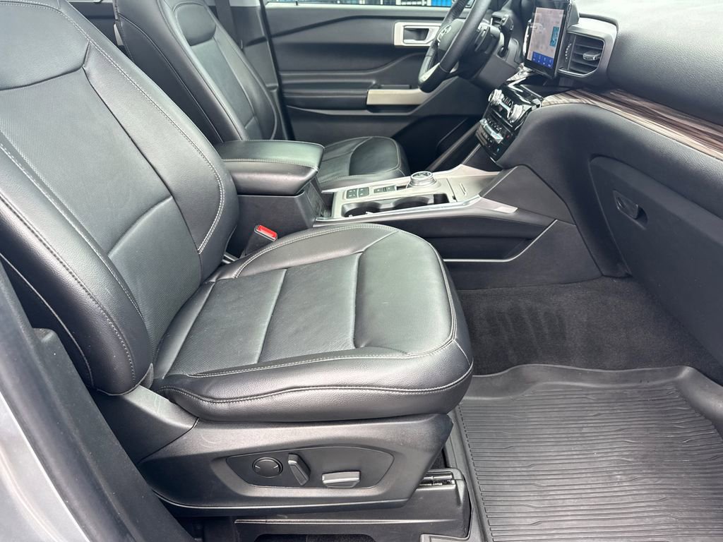Used 2021 Ford Explorer Limited w/ Equipment Group 301A RWD image 14
