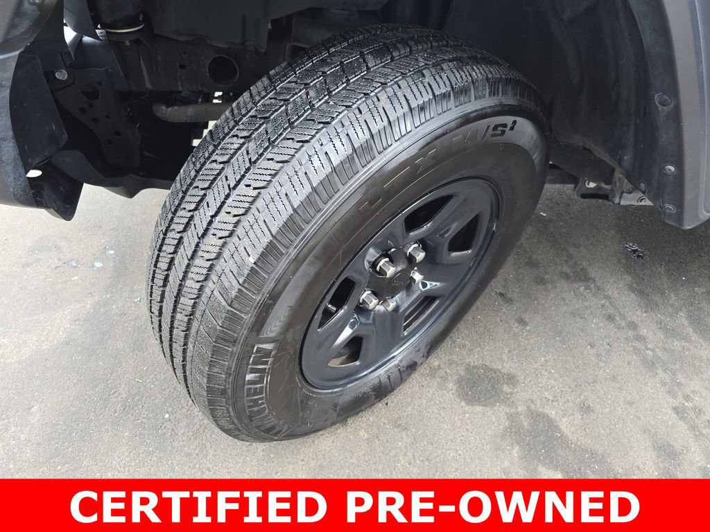 Used 2023 Jeep Wrangler Sport image 29