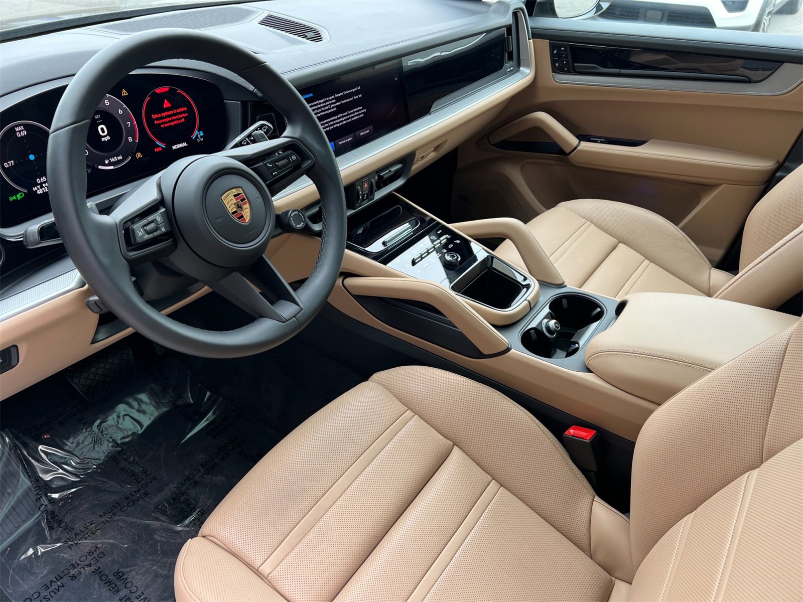 Certified 2025 Porsche Cayenne image 4