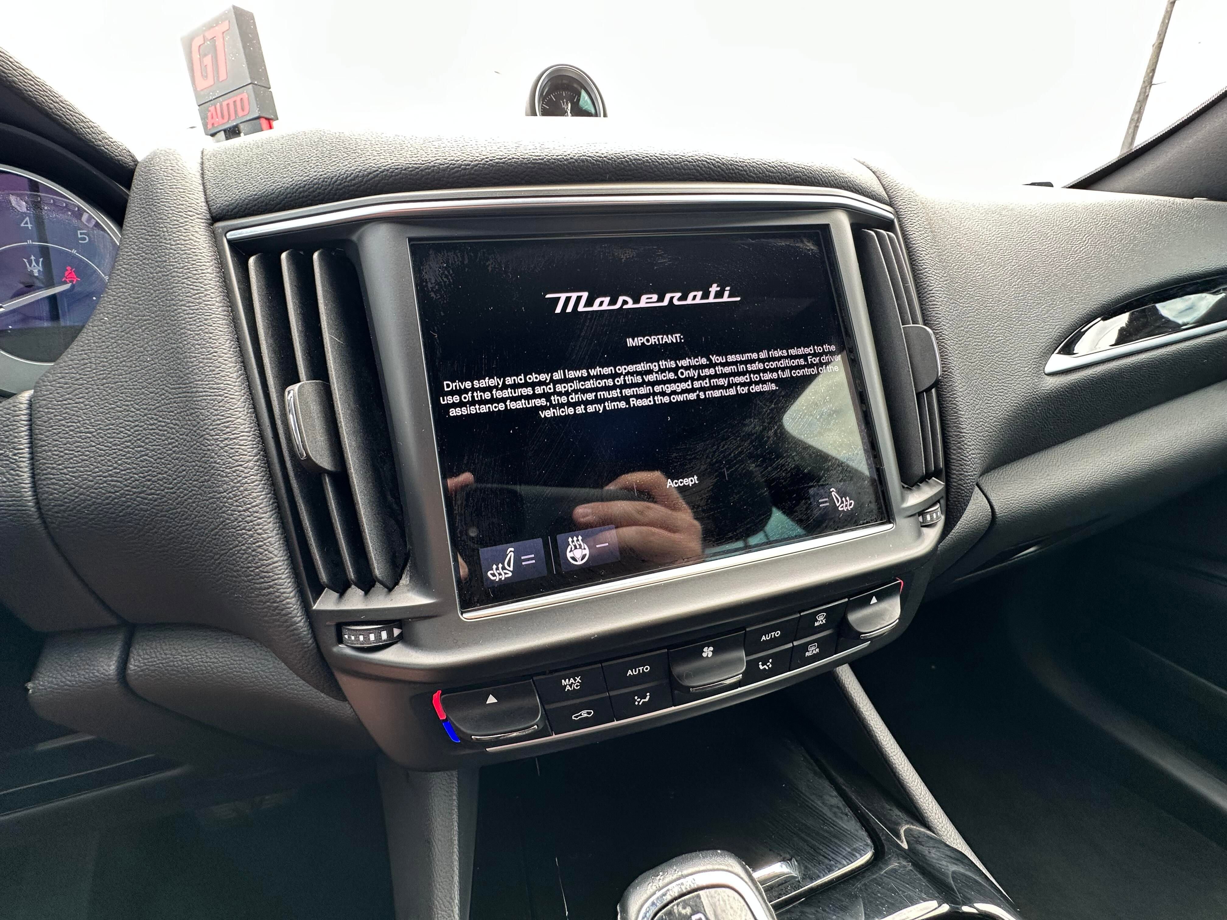 Used 2023 Maserati Levante Modena image 23