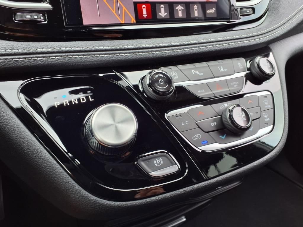 New 2026 Chrysler Pacifica Select image 22