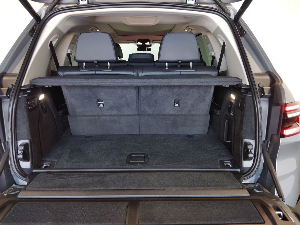 Used 2023 BMW X7 xDrive40i w/ Premium Package AWD/4WD image 10
