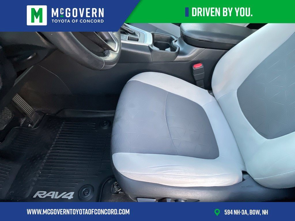 Used 2019 Toyota RAV4 XLE w/ Convenience Package AWD/4WD image 11