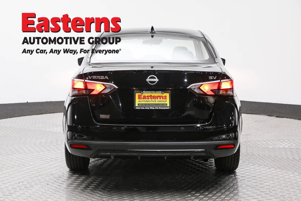 Used 2023 Nissan Versa SV image 6