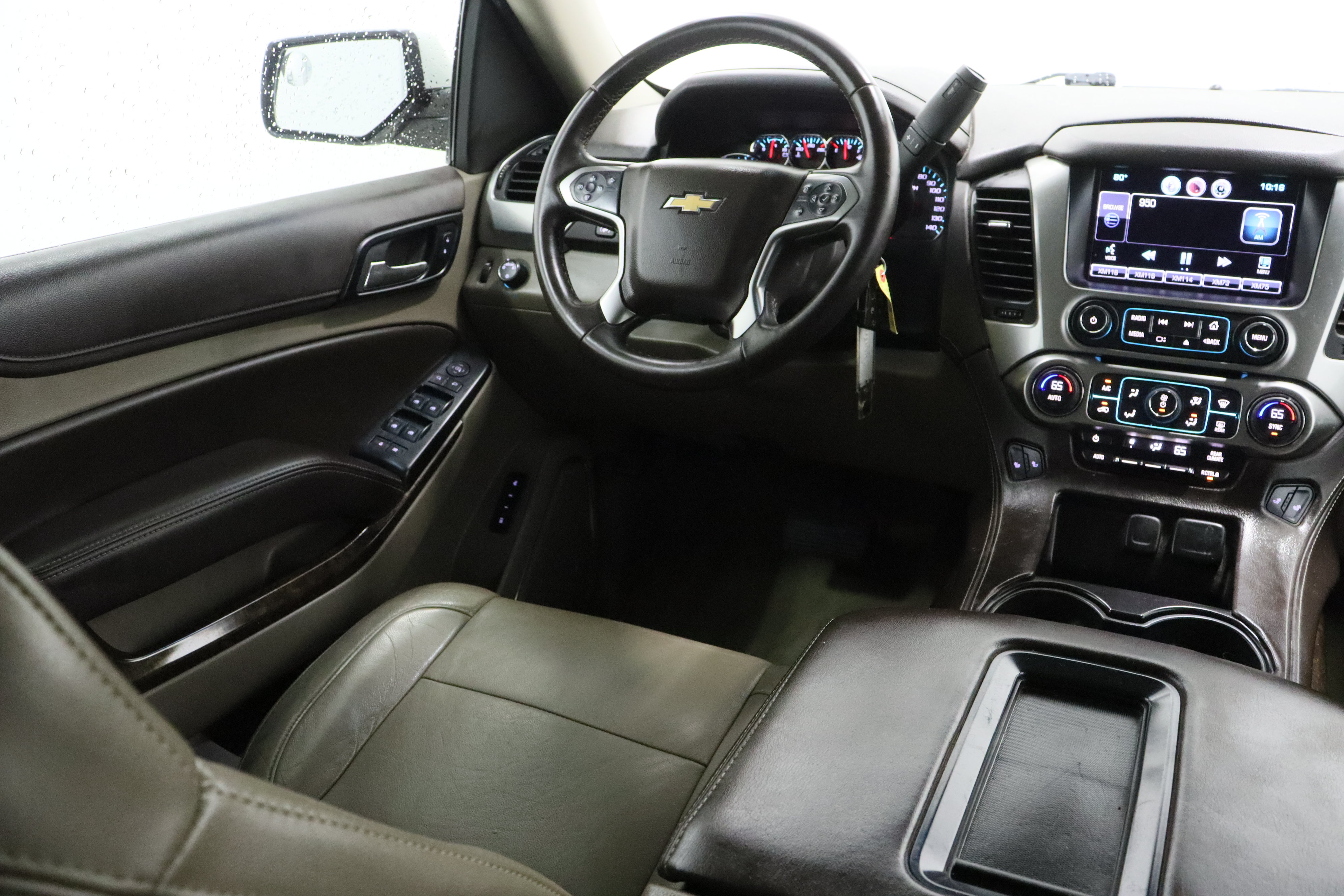 Used 2015 Chevrolet Suburban LT RWD image 29