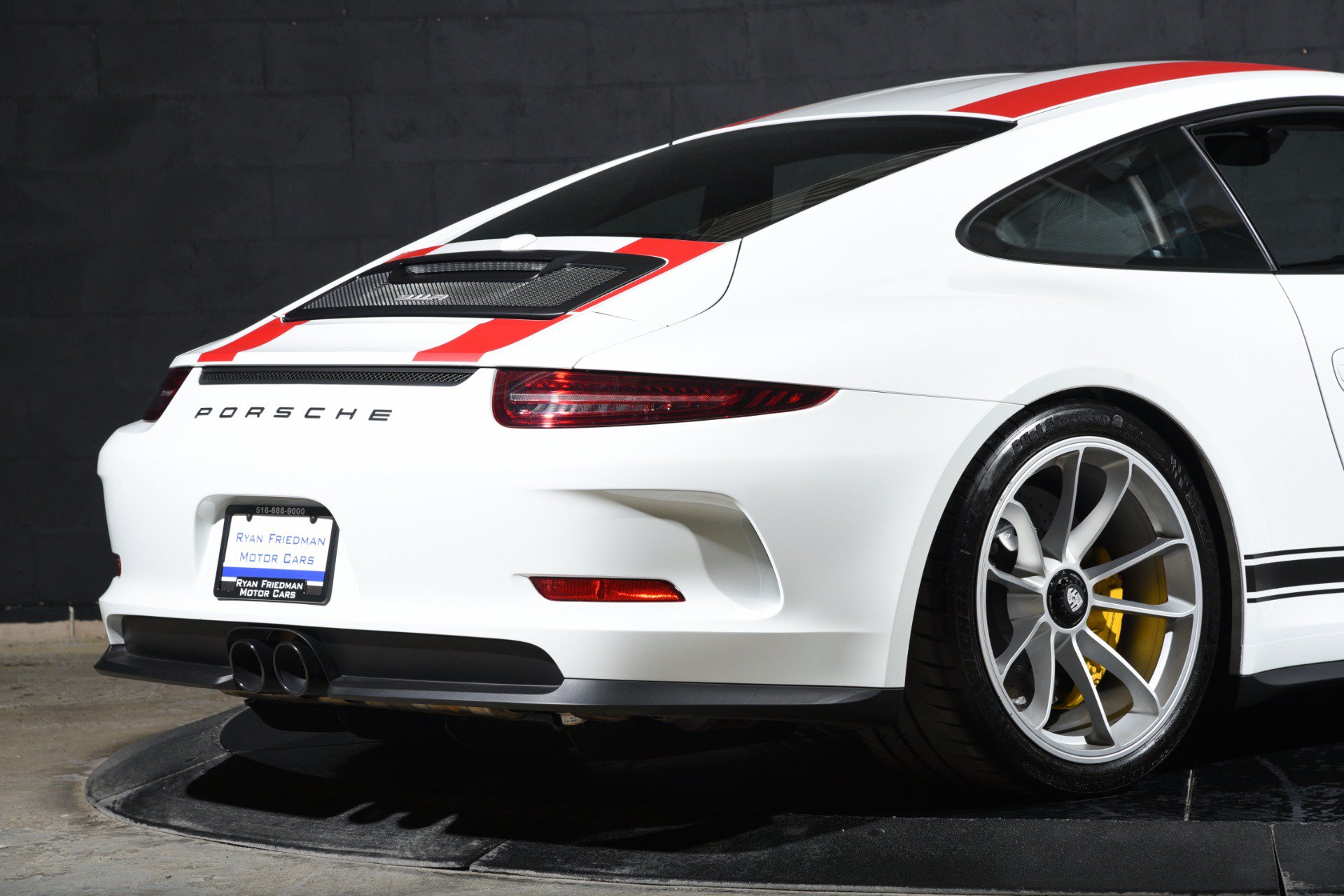 Used 2016 Porsche 911 R RWD image 16