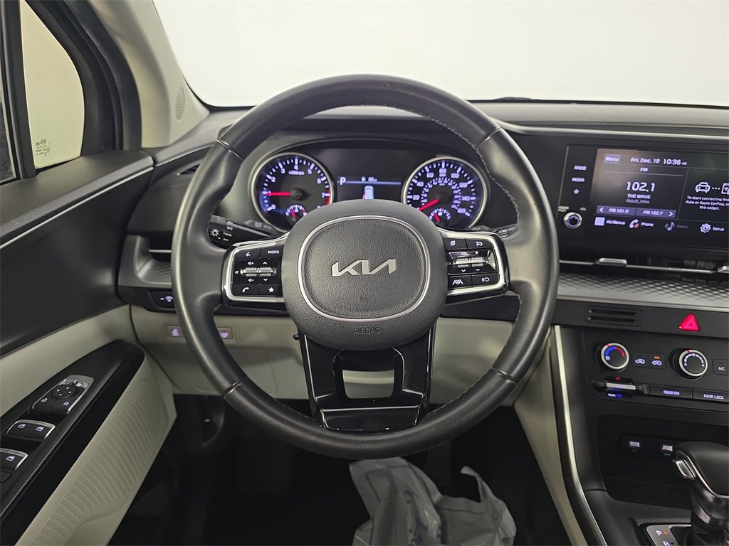Used 2022 Kia Carnival LX image 15