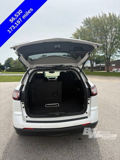 Used 2017 Chevrolet Traverse LT w/ Style and Technology Package FWD image 6