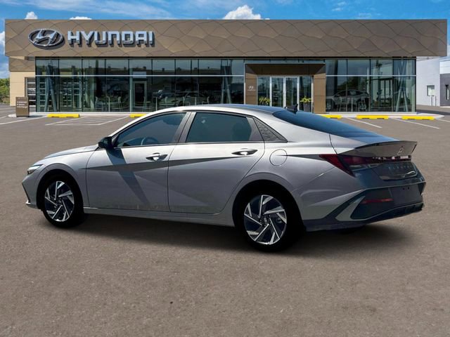 New 2025 Hyundai Elantra Sport image 4