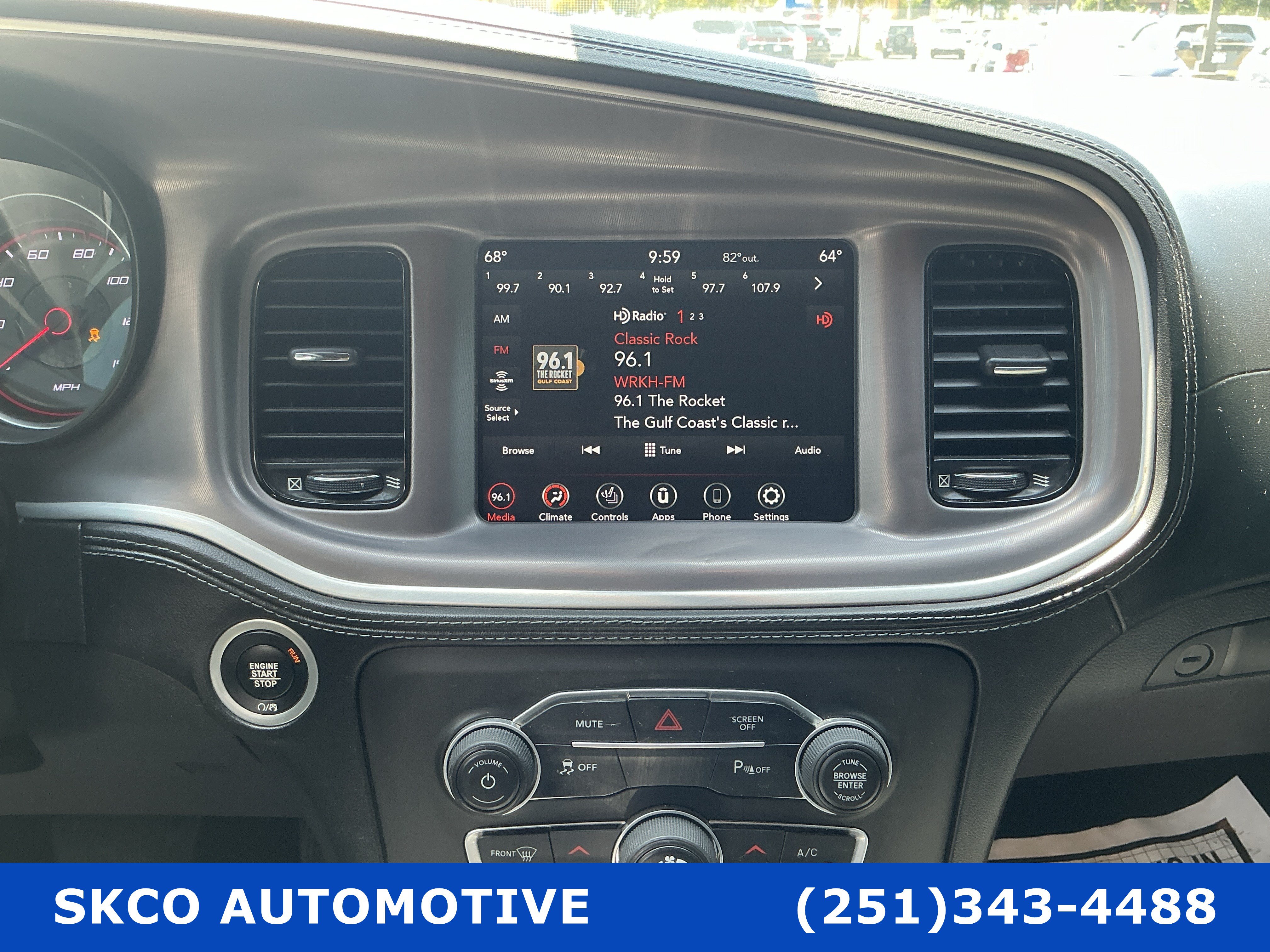 Used 2022 Dodge Charger SXT w/ Plus Group RWD image 16