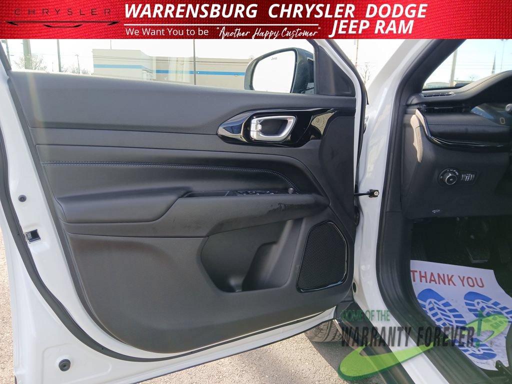 New 2026 Jeep Compass Latitude AWD/4WD image 12