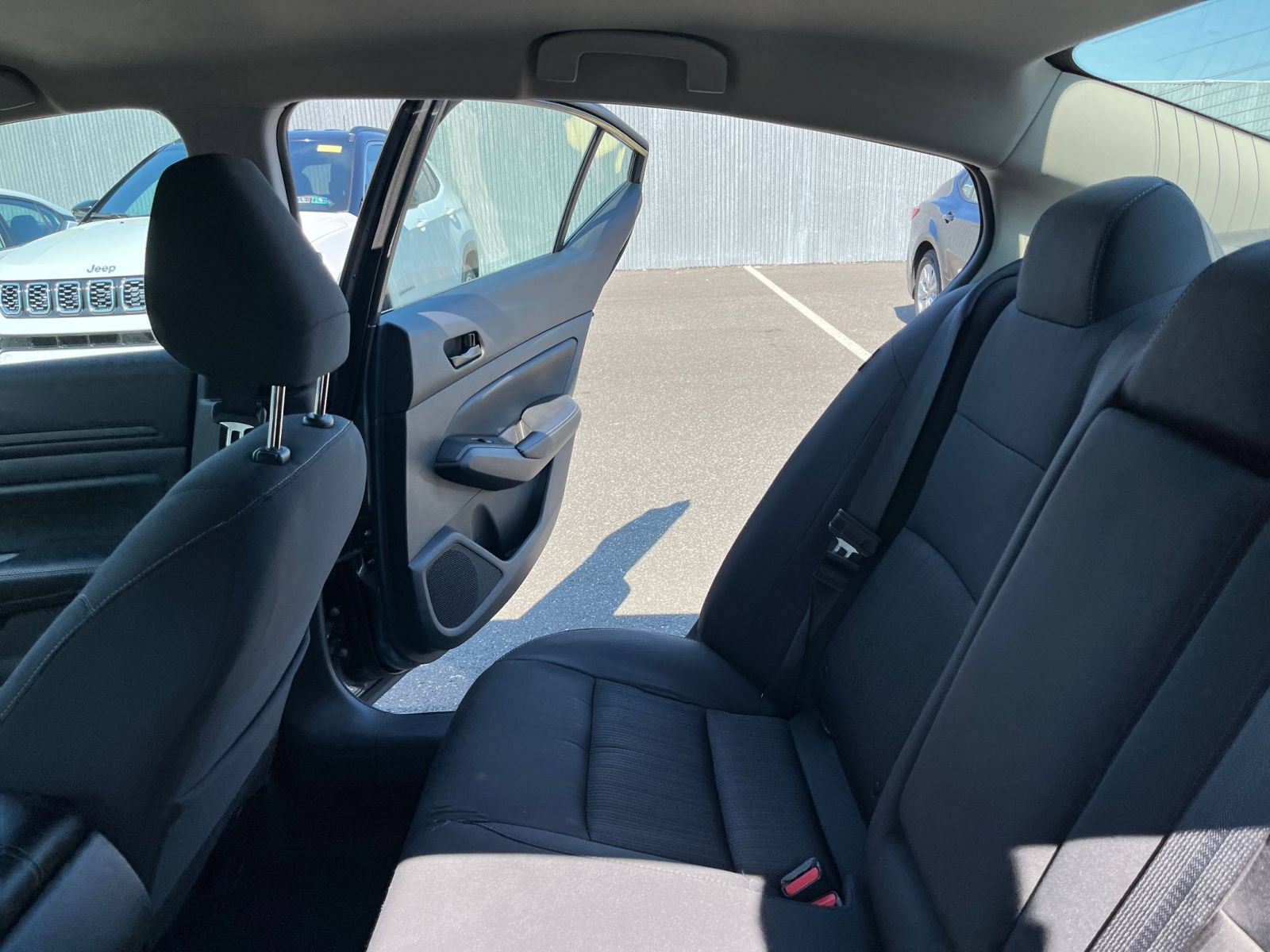 Used 2025 Nissan Altima 2.5 SV FWD image 39
