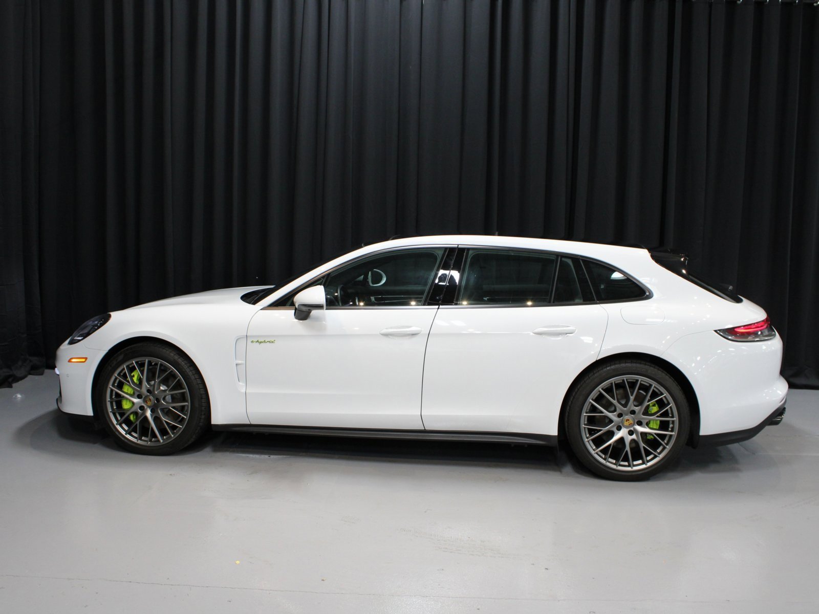 Certified 2023 Porsche Panamera 4 w/ Premium Package image 2