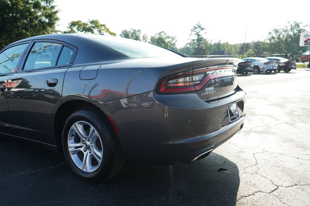 Used 2020 Dodge Charger SXT w/ Leather Interior Group RWD image 21