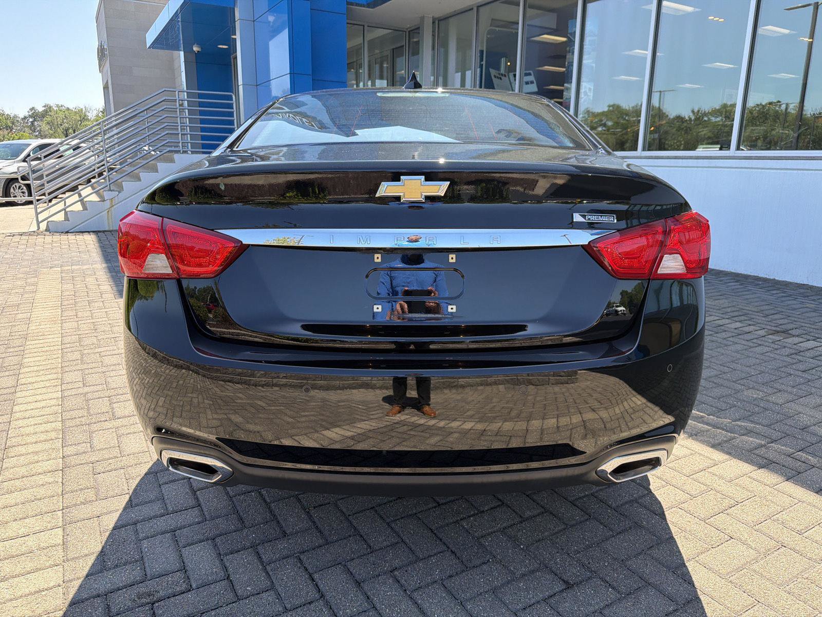 Used 2018 Chevrolet Impala Premier w/ Premier Confidence Package FWD image 4