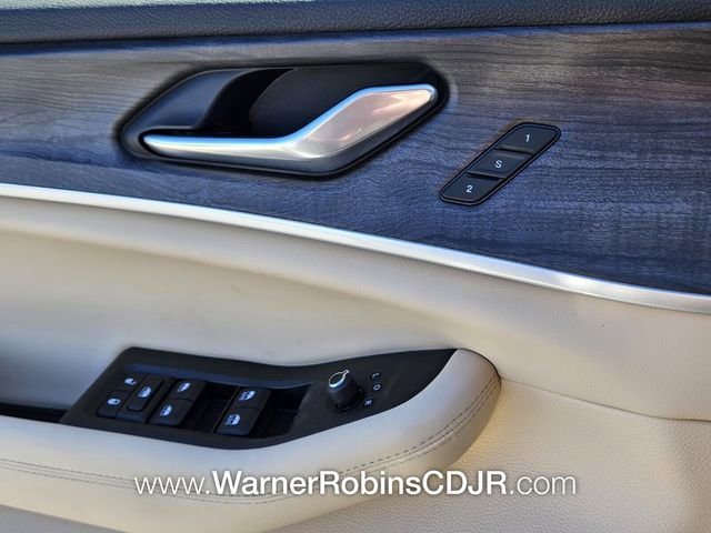 New 2025 Jeep Grand Cherokee Limited w/ Luxury Tech Group II image 30