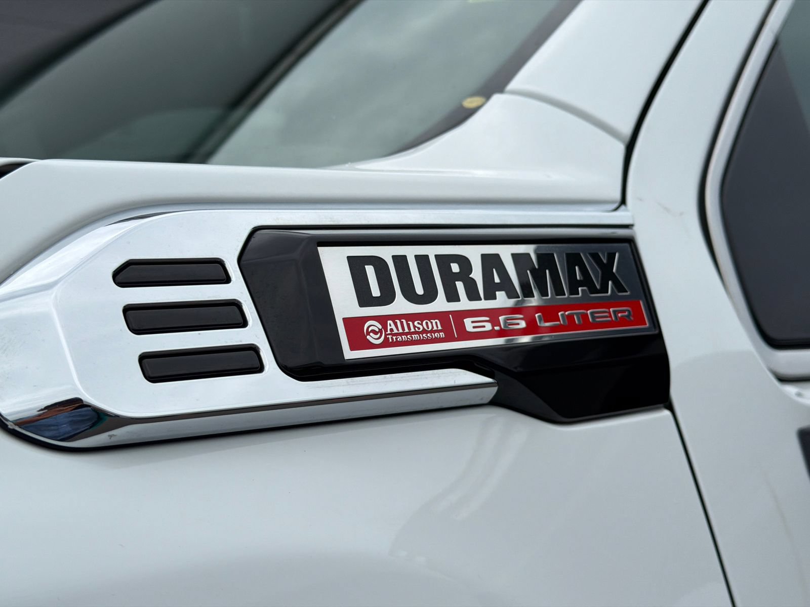 Used 2024 GMC Sierra 3500 Denali AWD/4WD image 17