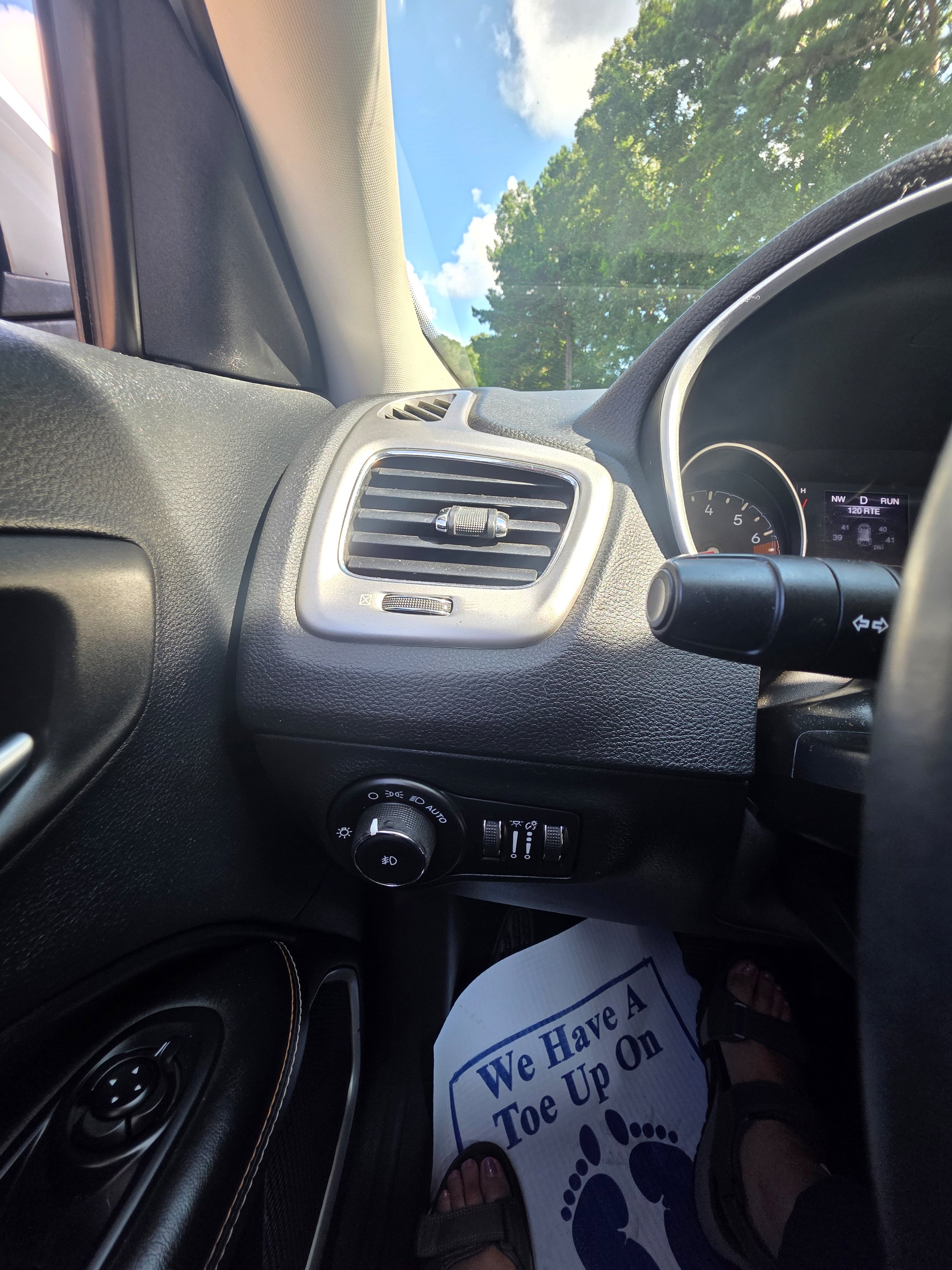 Used 2019 Jeep Compass Latitude FWD image 18